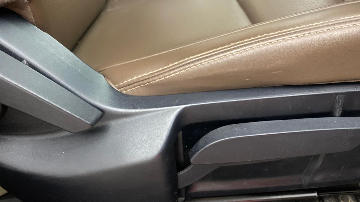 2019 Tata Harrier XZ 2.0L, Diesel, Manual, 84,869 km, Driver Side Adjustment Panel