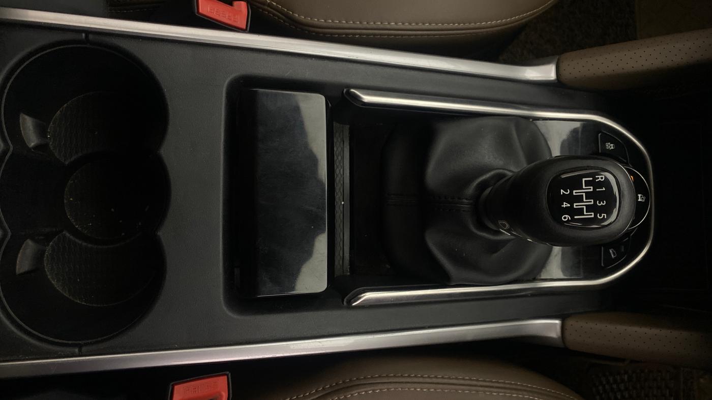 2019 Tata Harrier XZ 2.0L, Diesel, Manual, 84,869 km, Gear Lever