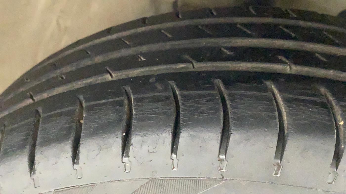 2011 Toyota Etios G, Petrol, Manual, 55,556 km, Right Front Tyre Tread