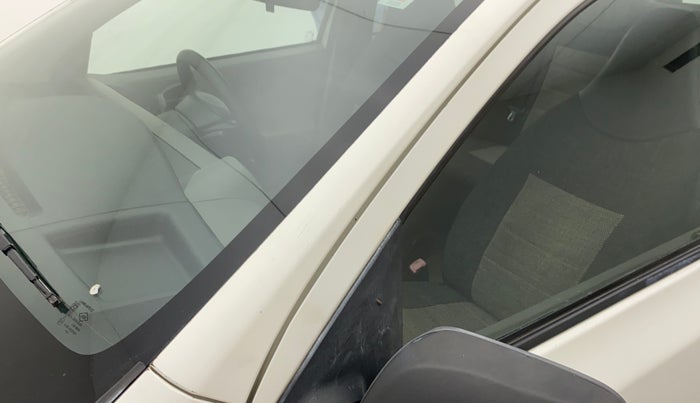 2011 Toyota Etios G, Petrol, Manual, 55,556 km, Left A pillar - Minor scratches