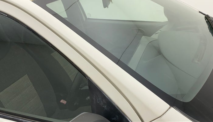 2011 Toyota Etios G, Petrol, Manual, 55,556 km, Right A pillar - Minor scratches