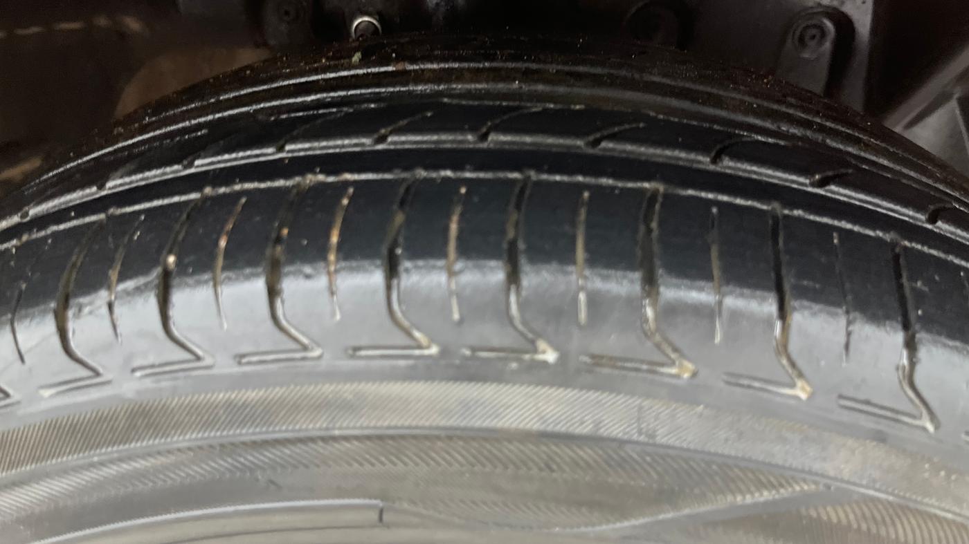 2014 Ford Ecosport TITANIUM 1.5L DIESEL (OPT), Diesel, Manual, 1,13,828 km, Right Front Tyre Tread