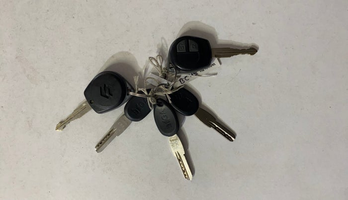 2015 Maruti Swift LXI (O), Petrol, Manual, 42,700 km, Key Close Up