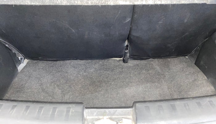 2015 Maruti Swift LXI (O), Petrol, Manual, 42,700 km, Boot Inside