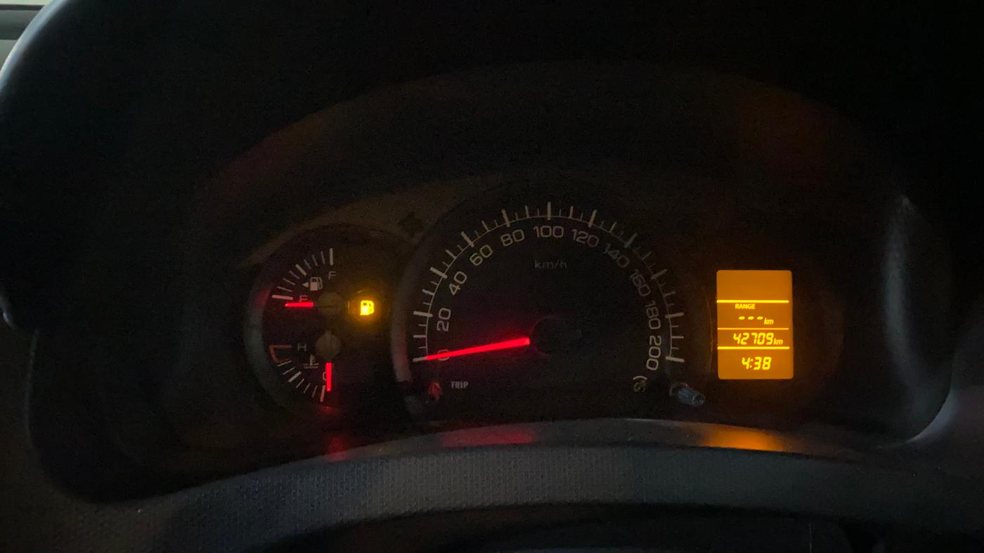 2015 Maruti Swift LXI (O), Petrol, Manual, 42,700 km, Odometer Image