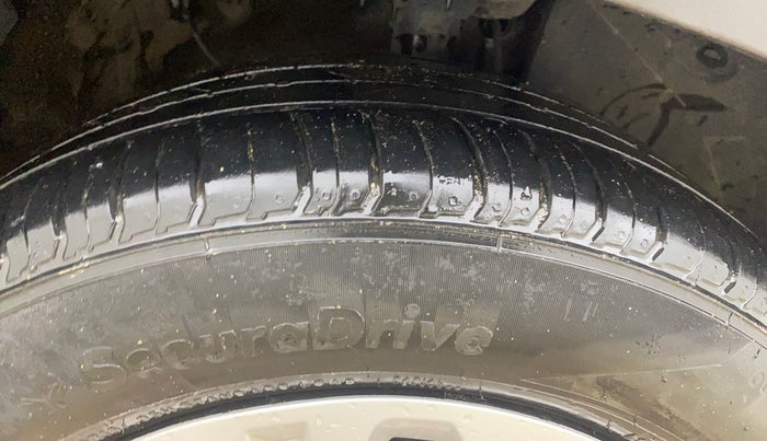 2023 KIA SONET HTK PLUS 1.5, Diesel, Manual, 1,11,384 km, Right Front Tyre Tread