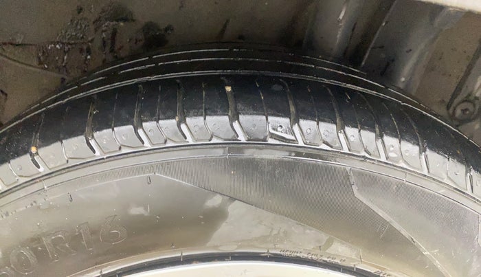 2023 KIA SONET HTK PLUS 1.5, Diesel, Manual, 1,11,384 km, Left Rear Tyre Tread