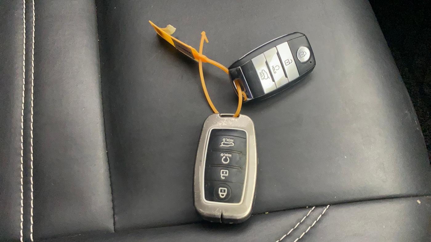 2023 KIA SONET HTK PLUS 1.5, Diesel, Manual, 1,11,607 km, Key Close Up