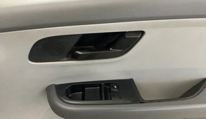 2021 Tata ALTROZ XE PETROL, Petrol, Manual, 49,668 km, Driver Side Door Panels Control