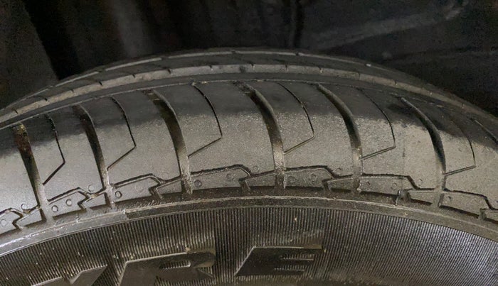 2021 Tata ALTROZ XE PETROL, Petrol, Manual, 49,668 km, Right Rear Tyre Tread
