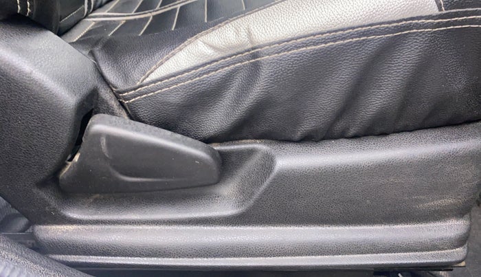 2019 Renault Kwid RXL, Petrol, Manual, 20,053 km, Driver Side Adjustment Panel