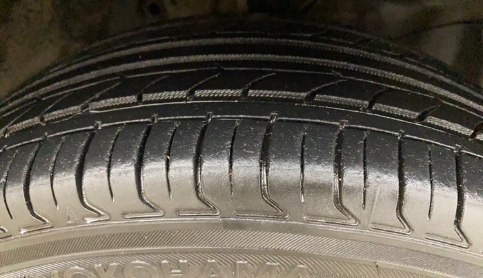 2015 Honda Amaze 1.2L I-VTEC S, Petrol, Manual, 93,955 km, Right Front Tyre Tread