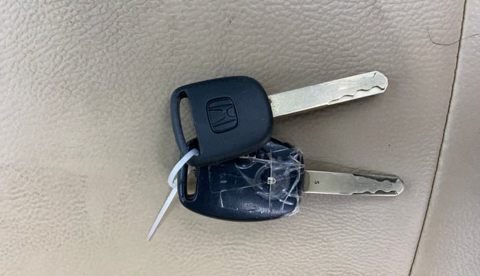 2015 Honda Amaze 1.2L I-VTEC S, Petrol, Manual, 93,955 km, Key Close Up