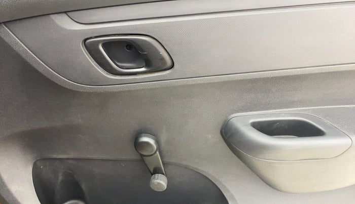 2016 Renault Kwid RXL, Petrol, Manual, 44,214 km, Driver Side Door Panels Control