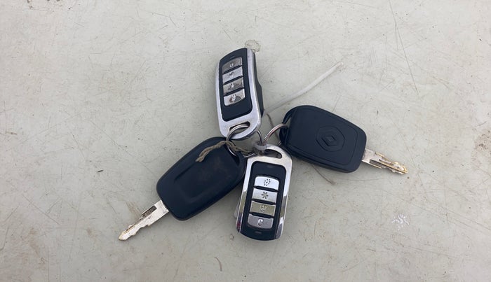 2016 Renault Kwid RXL, Petrol, Manual, 44,214 km, Key Close Up