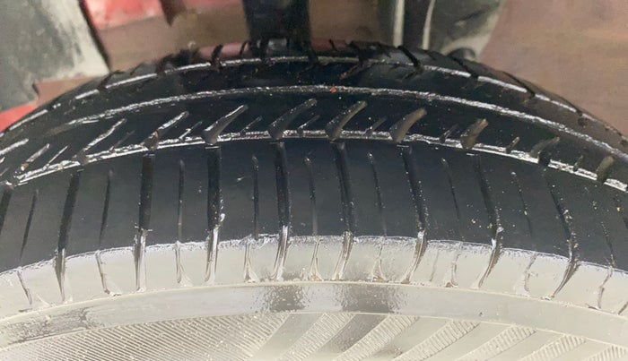 2016 Renault Kwid RXL, Petrol, Manual, 44,214 km, Left Front Tyre Tread