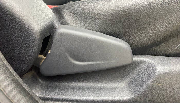 2016 Renault Kwid RXL, Petrol, Manual, 44,214 km, Driver Side Adjustment Panel