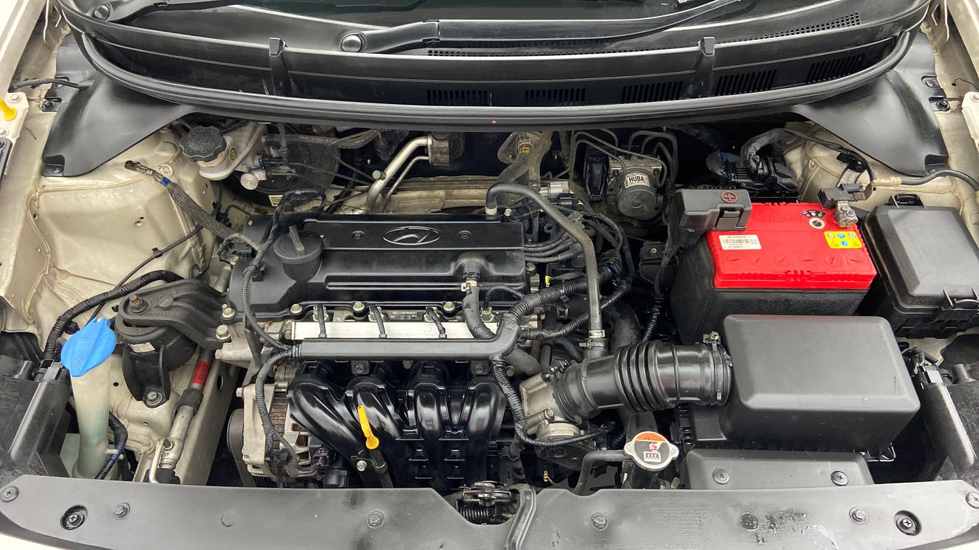 2016 Hyundai Elite i20 ASTA 1.2, Petrol, Manual, 54,914 km, Engine Bonet View