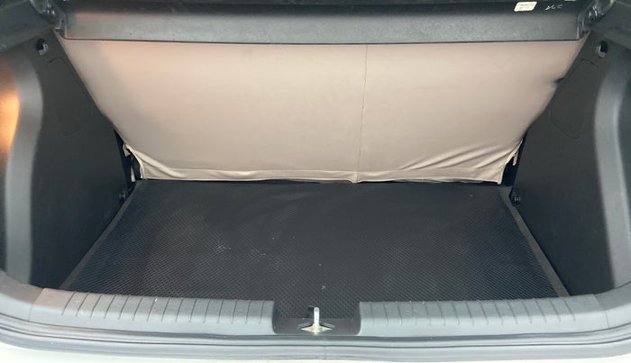 2016 Hyundai Elite i20 ASTA 1.2, Petrol, Manual, 54,914 km, Boot Inside View
