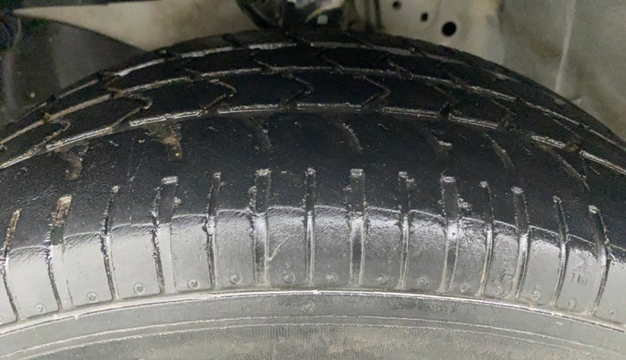 2015 Honda Brio S MT, Petrol, Manual, 56,958 km, Left Front Tyre Tread