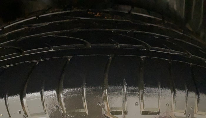 2018 Jeep Compass LIMITED (O) 2.0 DIESEL 4X4, Diesel, Manual, 76,986 km, Right Rear Tyre Tread