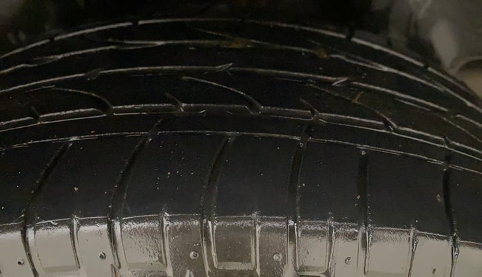 2018 Jeep Compass LIMITED (O) 2.0 DIESEL 4X4, Diesel, Manual, 76,986 km, Left Rear Tyre Tread