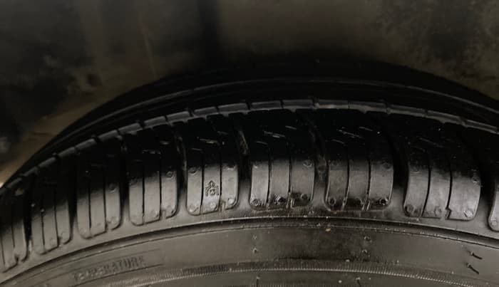 2014 Honda Amaze 1.2L I-VTEC S, Petrol, Manual, 93,119 km, Right Rear Tyre Tread
