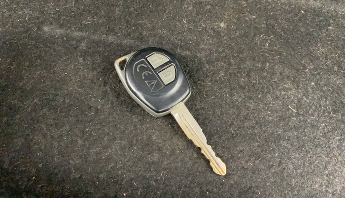 2023 Maruti Swift VXI, CNG, Manual, 89,102 km, Key Close Up