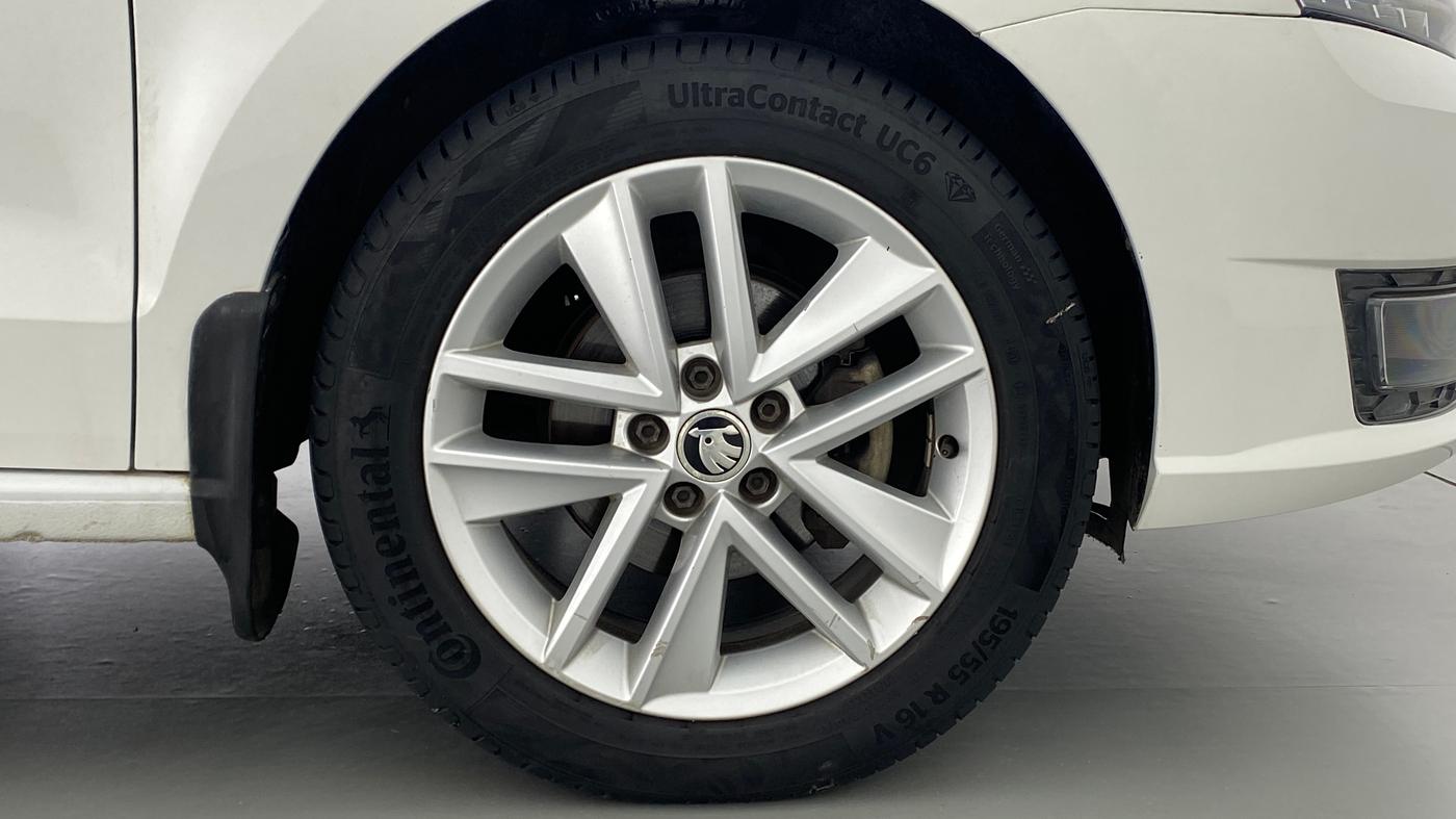 2017 Skoda Rapid Style 1.5 TDI AT, Diesel, Automatic, 90,406 km, Right Front Wheel