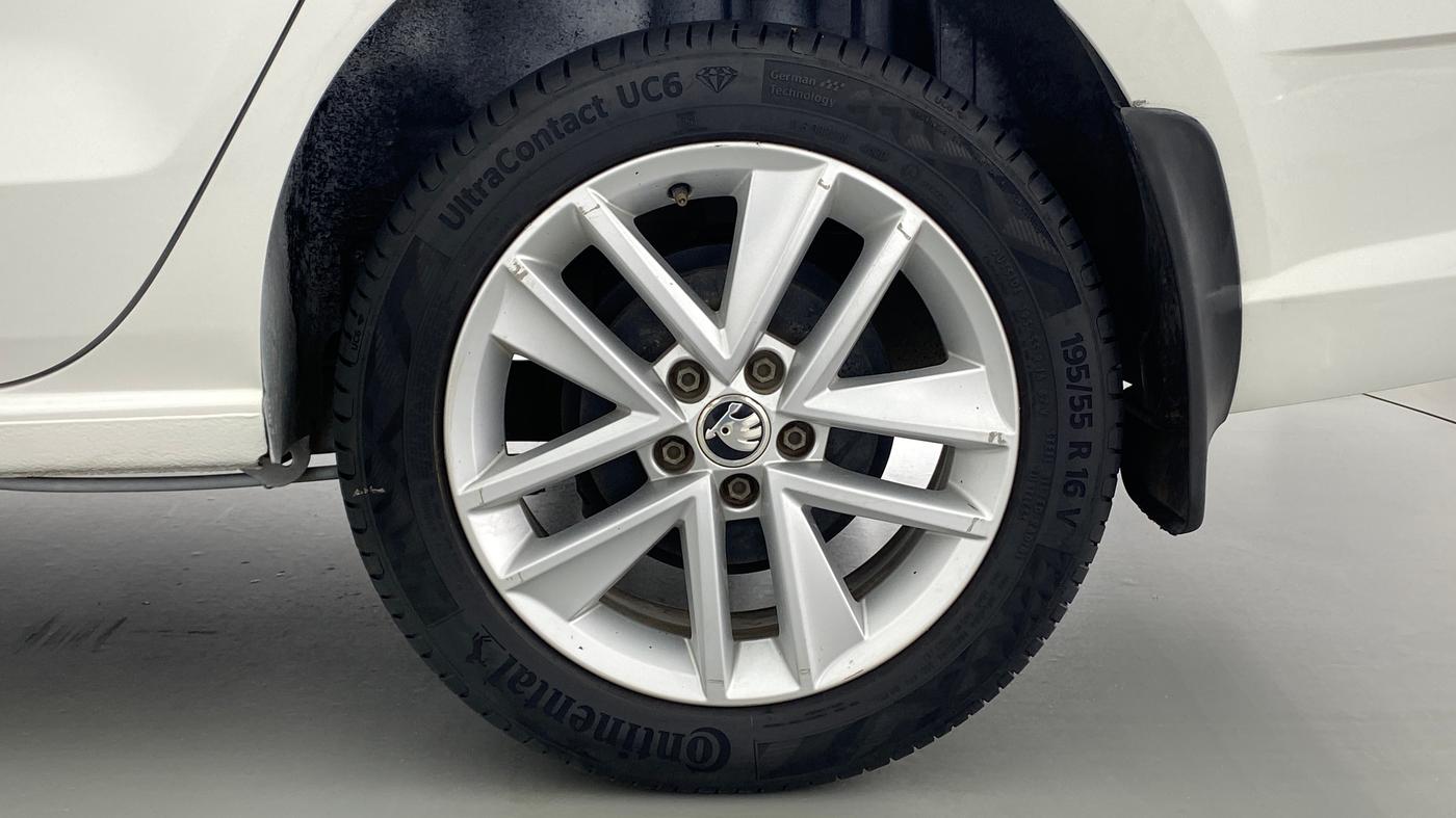2017 Skoda Rapid Style 1.5 TDI AT, Diesel, Automatic, 90,406 km, Left Rear Wheel