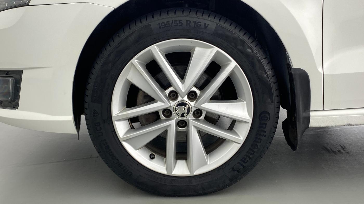 2017 Skoda Rapid Style 1.5 TDI AT, Diesel, Automatic, 90,406 km, Left Front Wheel
