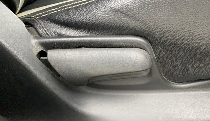 2016 Maruti Swift VXI, Petrol, Manual, 62,511 km, Driver Side Adjustment Panel