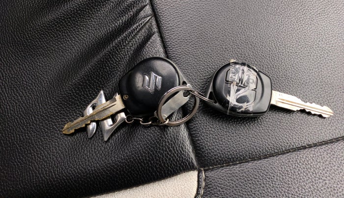 2016 Maruti Swift VXI, Petrol, Manual, 62,511 km, Key Close Up