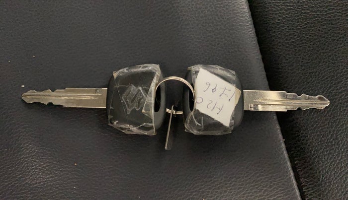 2022 Maruti Eeco 5 STR AC (O), Petrol, Manual, 35,543 km, Key Close Up