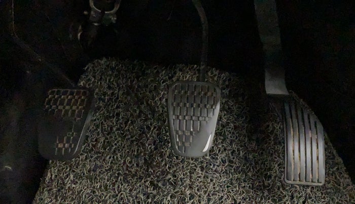 2018 Tata NEXON XZ+ 1.2, CNG, Manual, 66,830 km, Pedals