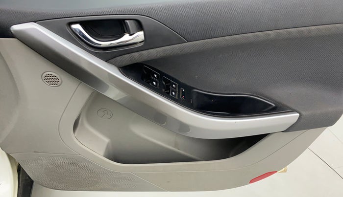 2018 Tata NEXON XZ+ 1.2, CNG, Manual, 66,830 km, Driver Side Door Panels Control