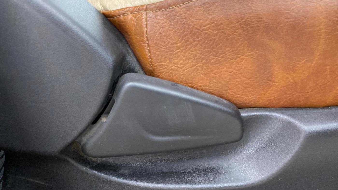 2020 Datsun Redi Go T(O), Petrol, Manual, 7,046 km, Driver Side Adjustment Panel