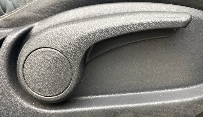 2016 Hyundai i20 Active 1.2 SX, Petrol, Manual, 45,274 km, Driver Side Adjustment Panel