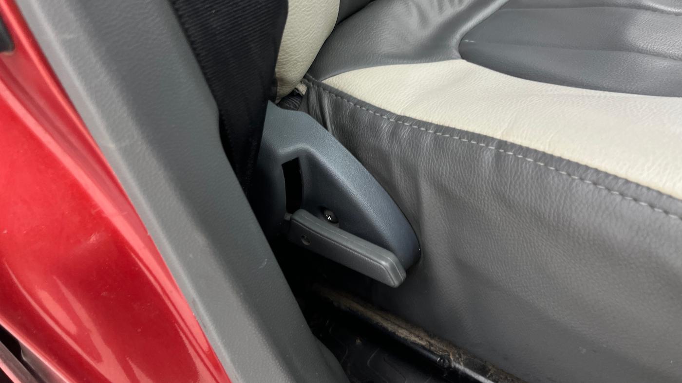 2014 Maruti Alto 800 LXI, Petrol, Manual, 41,423 km, Driver Side Adjustment Panel