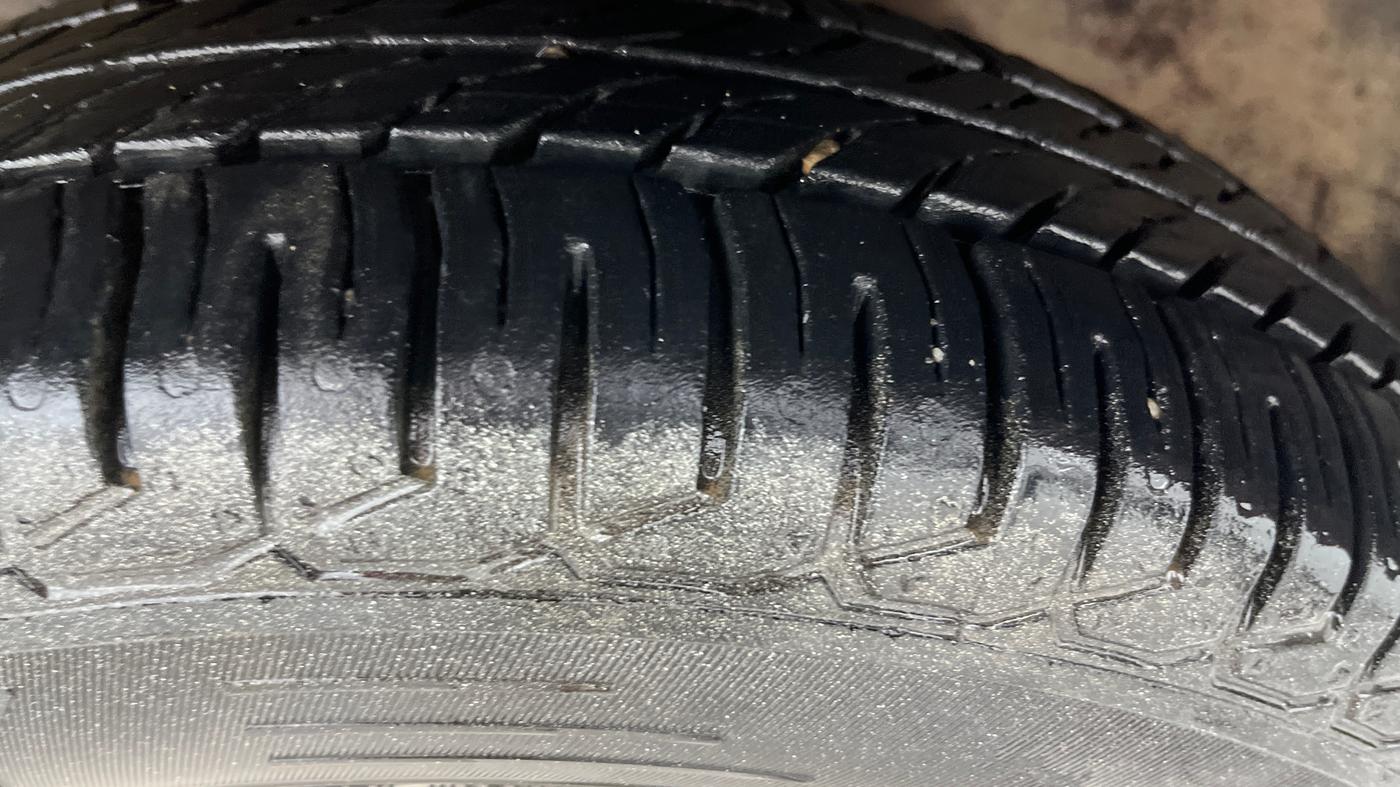 2014 Maruti Alto 800 LXI, Petrol, Manual, 41,423 km, Left Front Tyre Tread