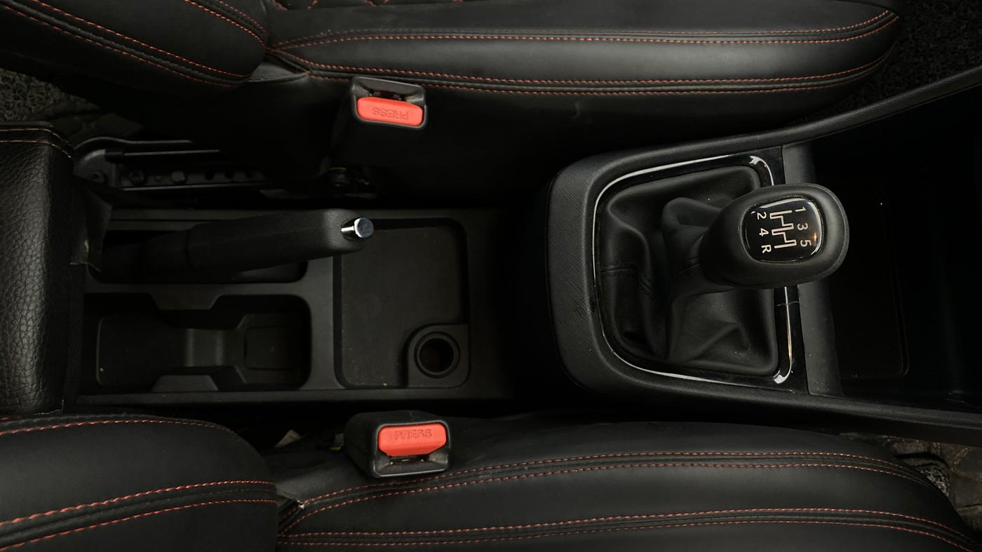 2022 Tata PUNCH ADVENTURE MT, Petrol, Manual, 23,423 km, Gear Lever