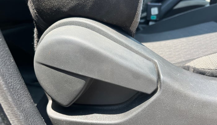 2022 Nissan MAGNITE XL, Petrol, Manual, 63,952 km, Driver Side Adjustment Panel