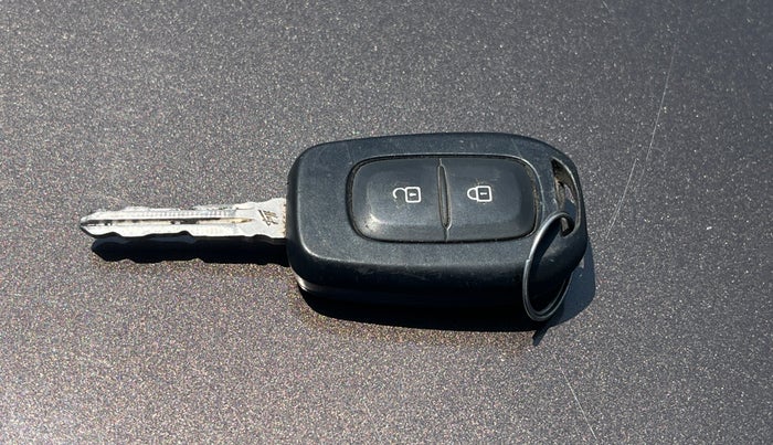 2022 Nissan MAGNITE XL, Petrol, Manual, 63,952 km, Key Close Up