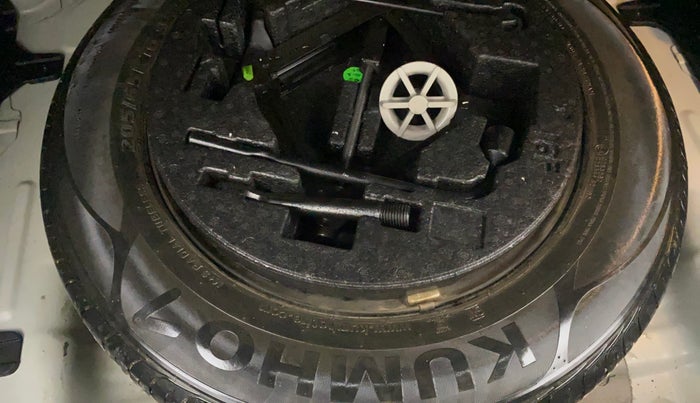 2016 Hyundai Creta SX PLUS 1.6 PETROL, Petrol, Manual, 80,183 km, Spare Tyre