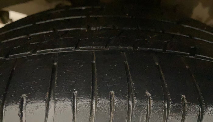 2016 Hyundai Creta SX PLUS 1.6 PETROL, Petrol, Manual, 80,183 km, Right Rear Tyre Tread