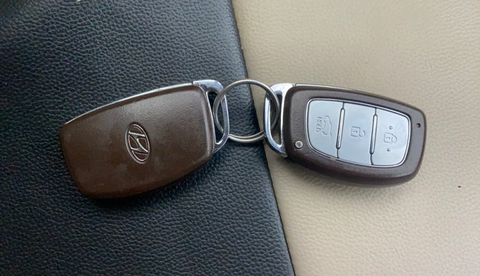 2016 Hyundai Creta SX PLUS 1.6 PETROL, Petrol, Manual, 80,183 km, Key Close Up