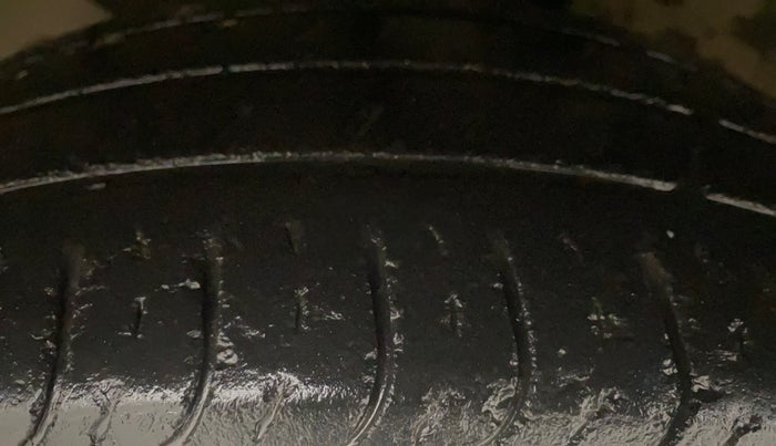 2016 Hyundai Creta SX PLUS 1.6 PETROL, Petrol, Manual, 80,183 km, Left Front Tyre Tread