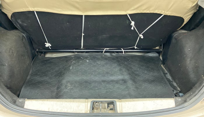 2012 Toyota Etios Liva G, Petrol, Manual, 1,03,218 km, Boot Inside