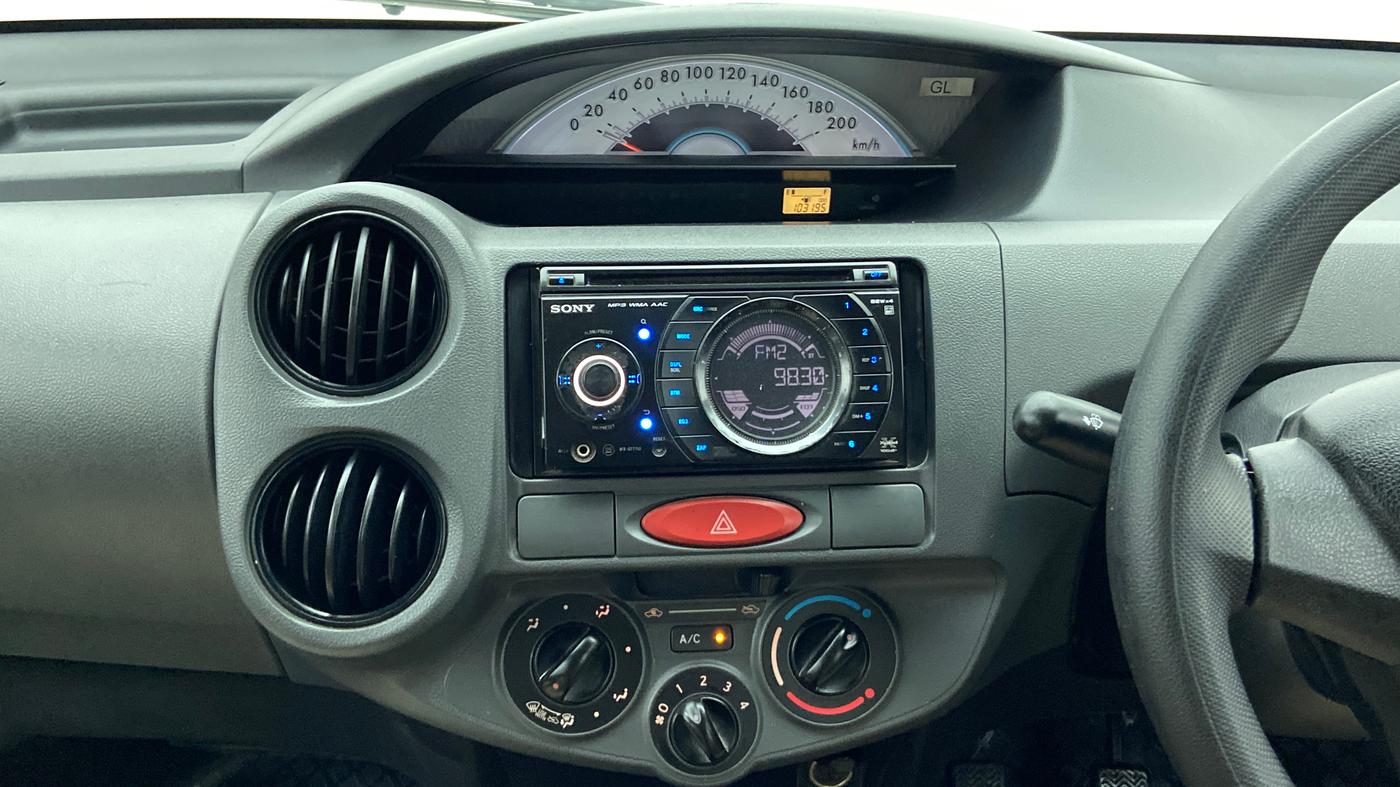 2012 Toyota Etios Liva G, Petrol, Manual, 1,03,218 km, Air Conditioner