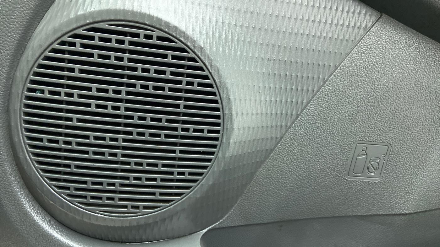 2012 Toyota Etios Liva G, Petrol, Manual, 1,03,218 km, Speaker